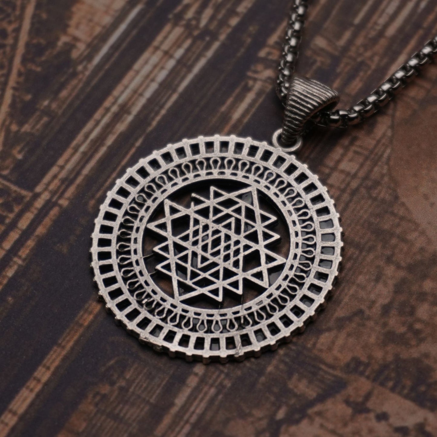 Geometrik Kadim Mandala Paslanmaz Çelik Erkek Madalyon Kolye