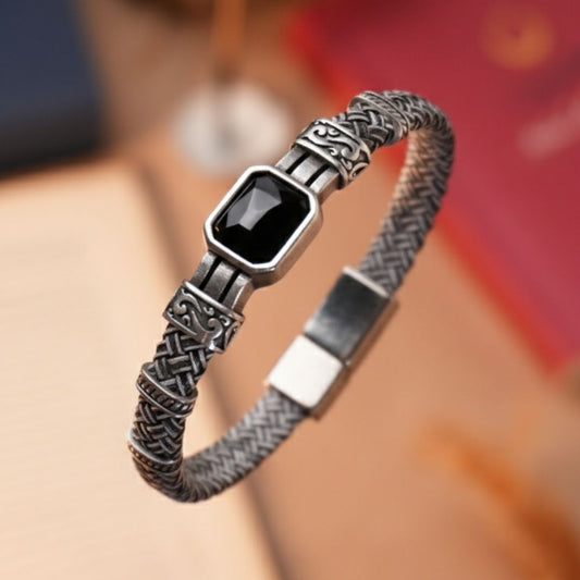 Siyah Kristal Cam Detaylı Beyaz Hakiki Deri Erkek Bileklik