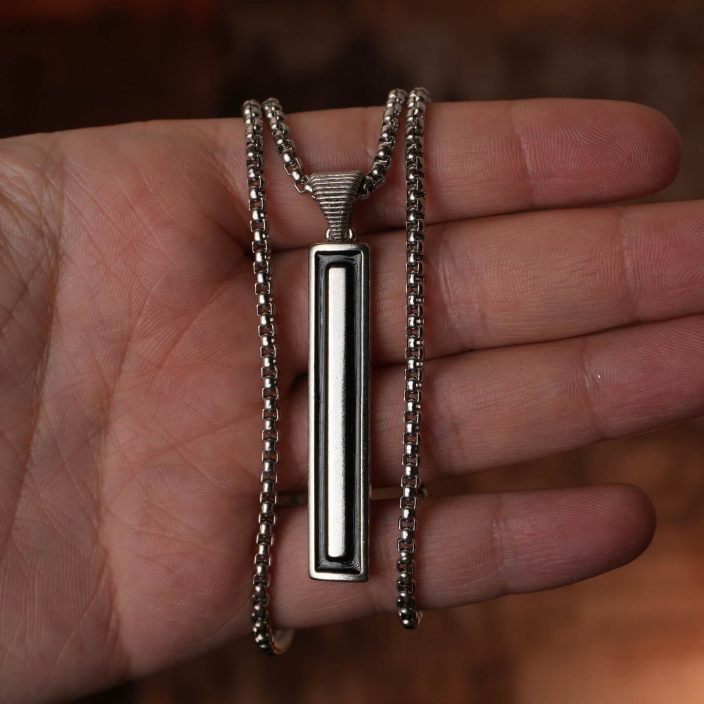 Siyah Mine Detaylı Dikey Plaka Çelik Erkek Kolye