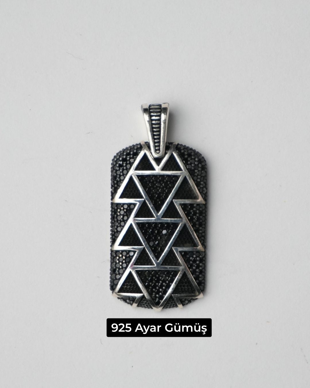 Geometrik Desenli Zirkon Taşlı Gümüş Kolye